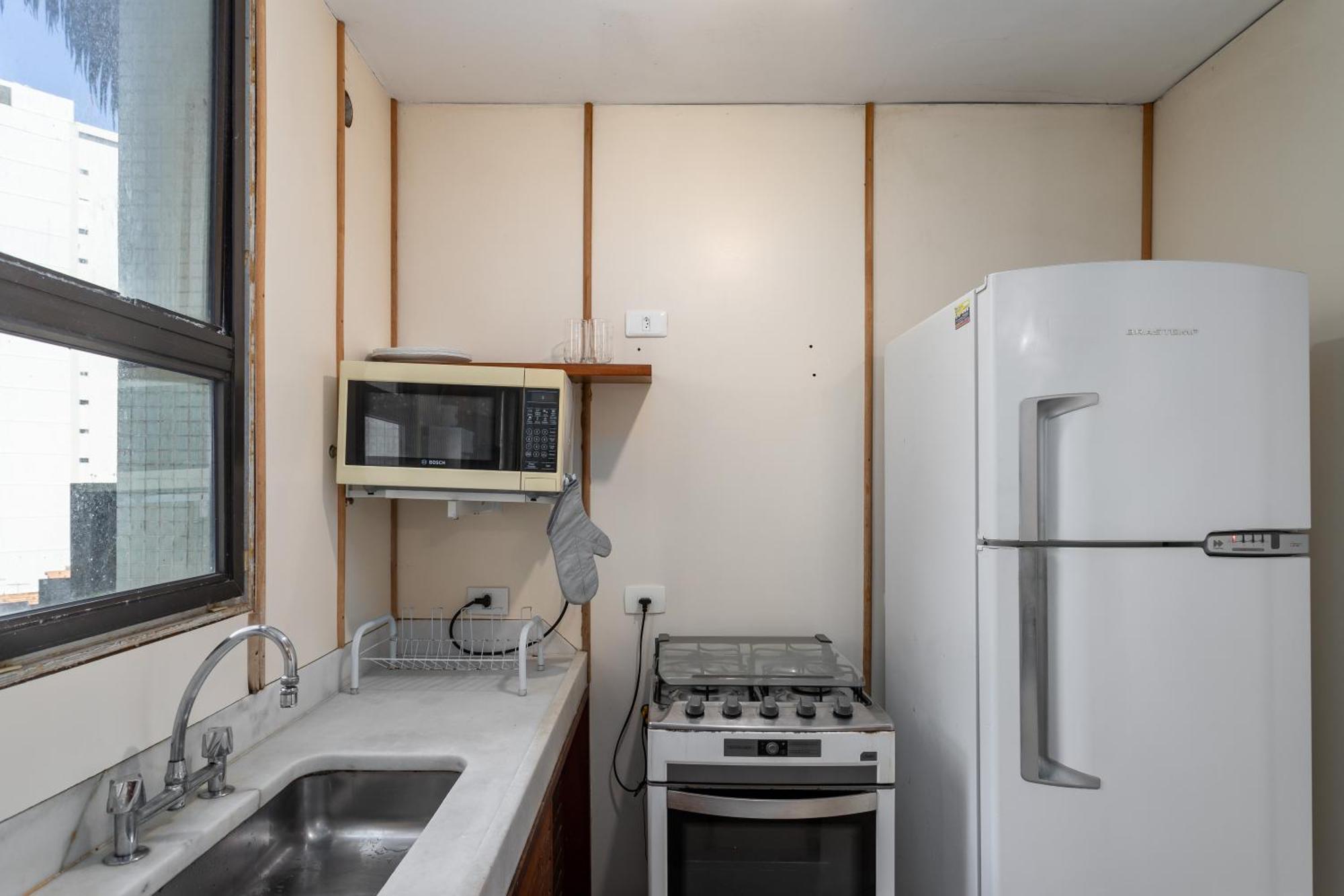 One-Bedroom Apartment Balcony Mountain View
